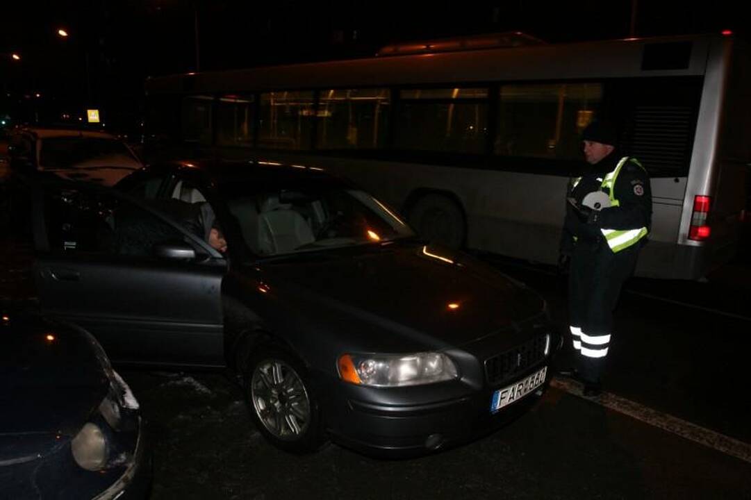 Vilniuje neblaivus vairuotojas sukėlė avariją, nukentėjo trys merginos