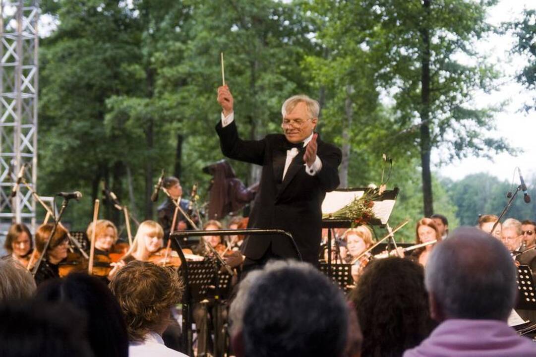 Johano Štrauso melodijos nuvilnijo ežero pakrante