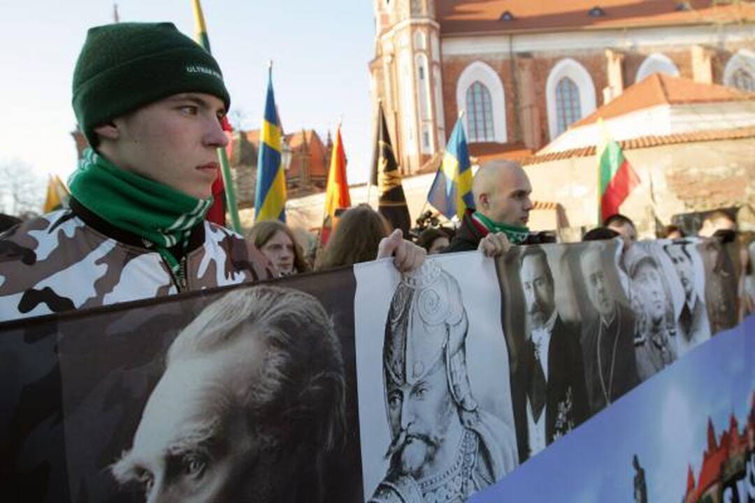 Patriotiško jaunimo eitynės patriotizmu neapsiribojo (papildyta)
