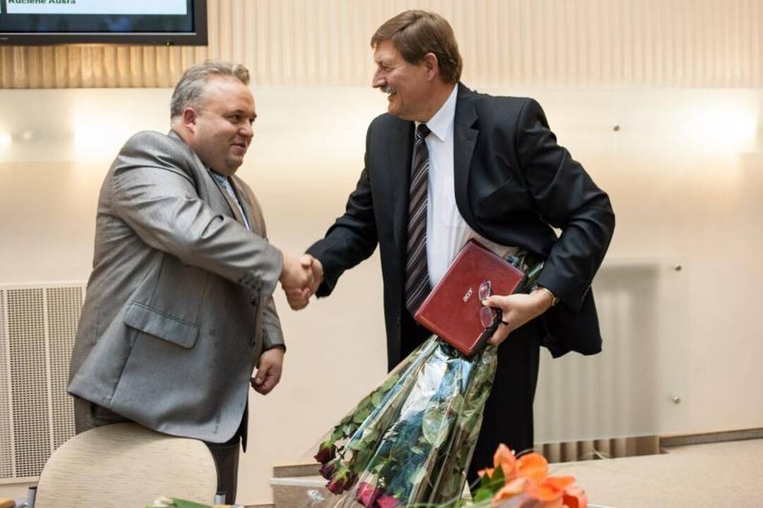 Politinė rokiruotė: D.Ratkelis ir A.Nesteckis apsimainė postais