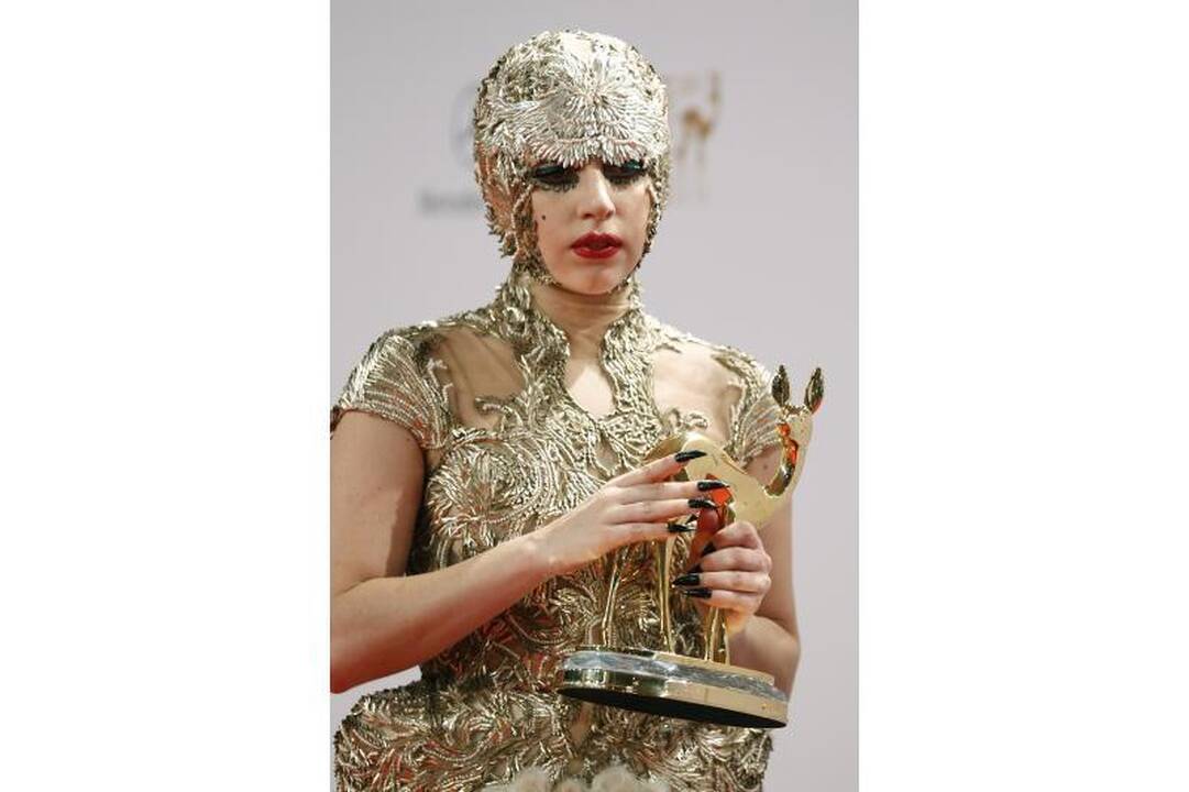 Lady Gagos įvaizdis - „Ferrero Rocher“ saldainis? 