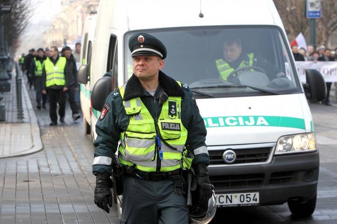 Lenkų mitingas sutraukė tūkstančius dalyvių
