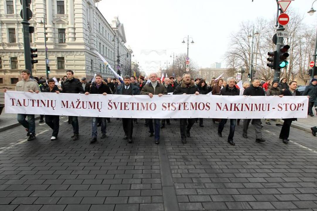 Lenkų mitingas sutraukė tūkstančius dalyvių