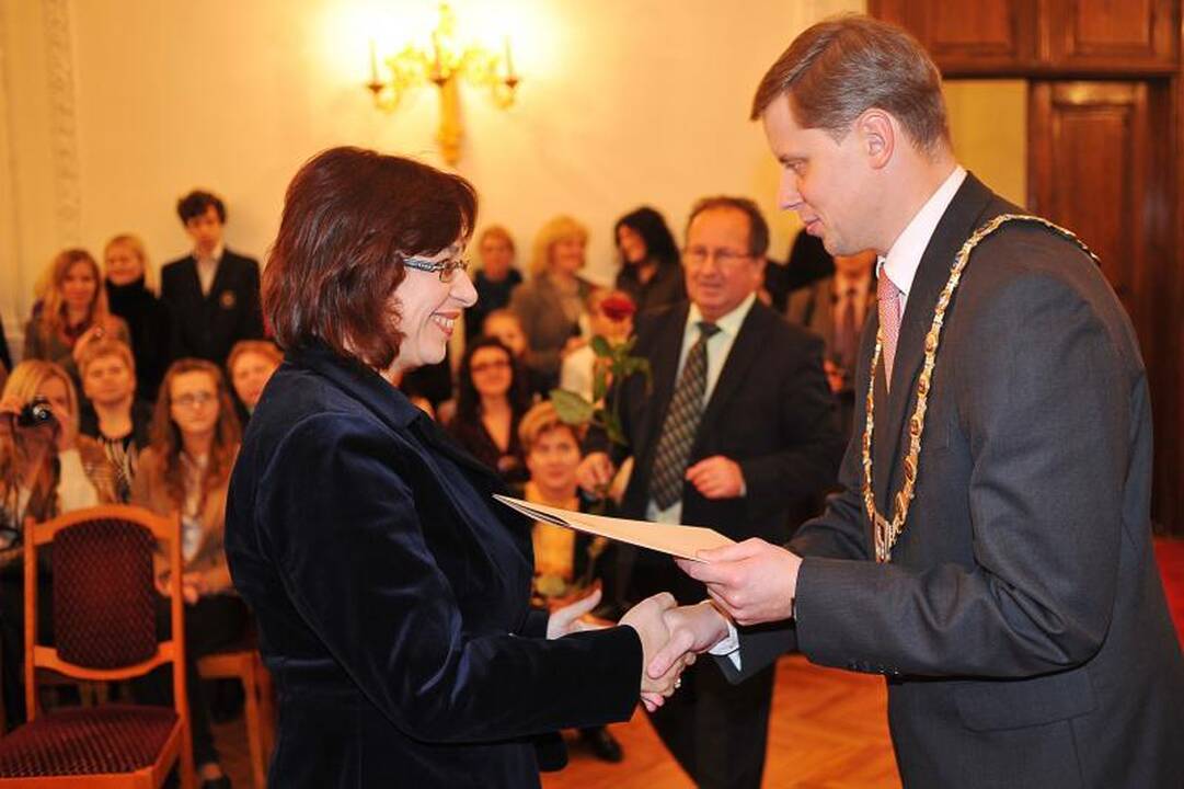 Rotušėje apdovanoti jaunieji menininkai ir sportininkai