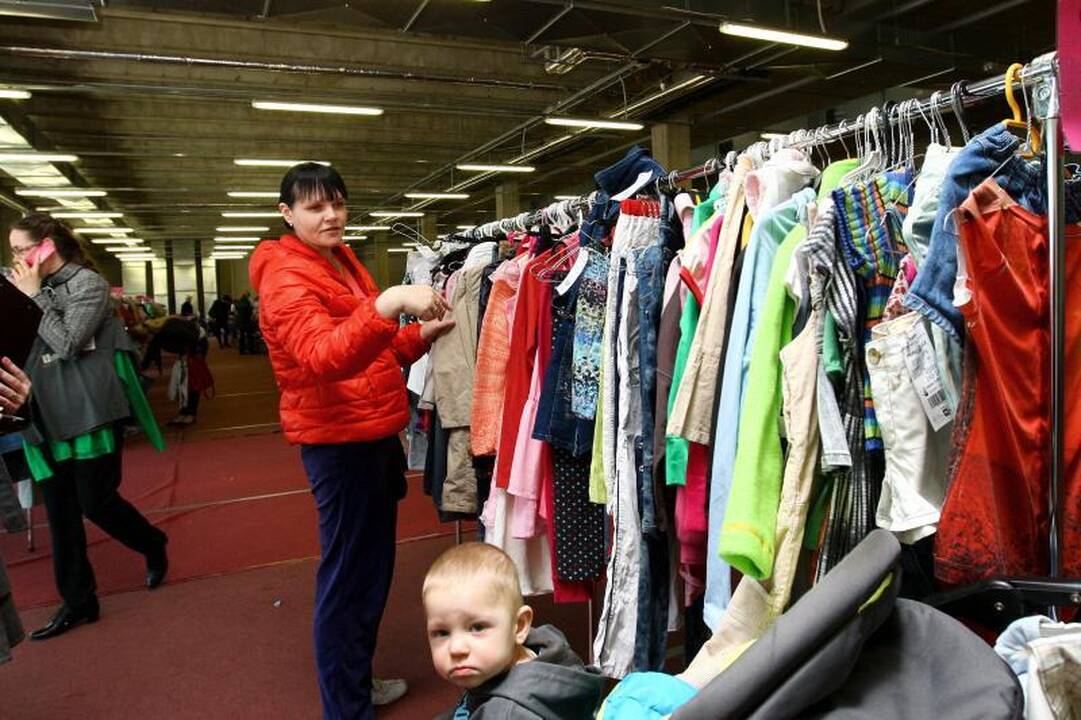 „Mamų mugėje" – taupančių tėvų desantas   