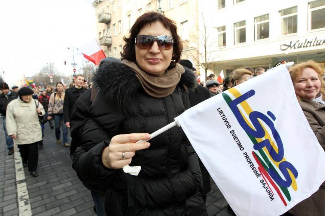 Lenkų mitingas sutraukė tūkstančius dalyvių