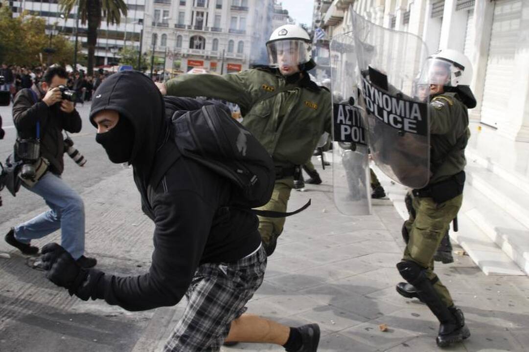 Žiaurų protestą Graikijoje lydi grasinimai