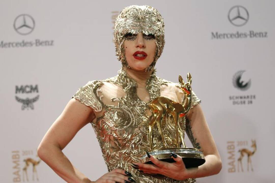 Lady Gagos įvaizdis - „Ferrero Rocher“ saldainis? 