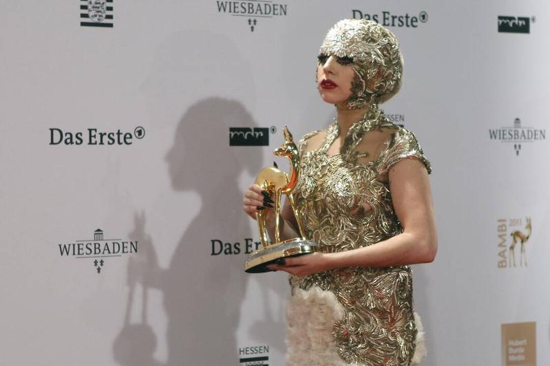 Lady Gagos įvaizdis - „Ferrero Rocher“ saldainis? 
