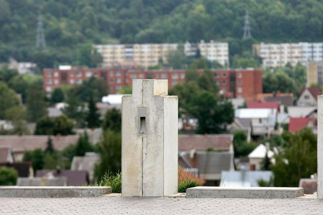 Vandalai nusiaubė Milikonių kalno apžvalgos aikštelę