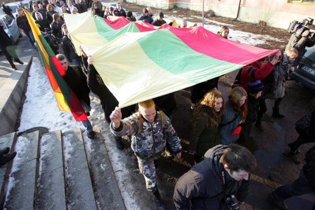 Patriotiško jaunimo eitynės patriotizmu neapsiribojo (papildyta)