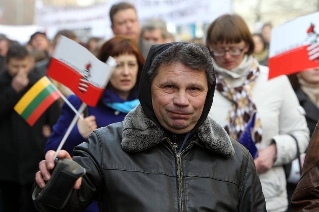 Lenkų mitingas sutraukė tūkstančius dalyvių