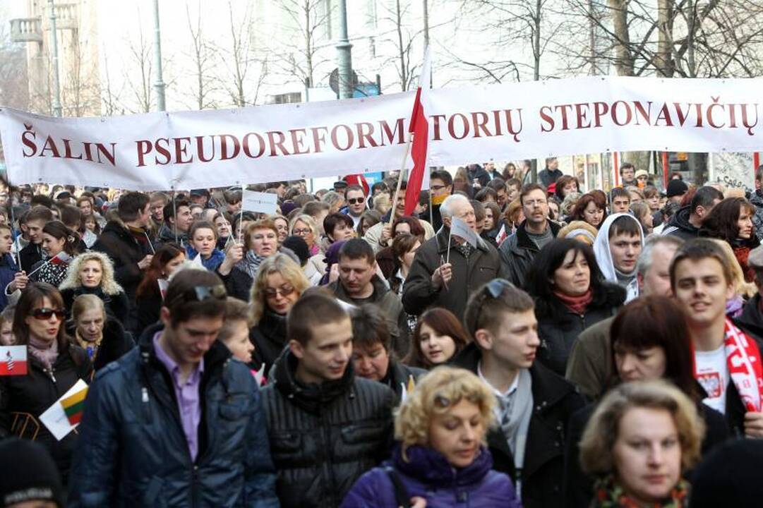 Lenkų mitingas sutraukė tūkstančius dalyvių