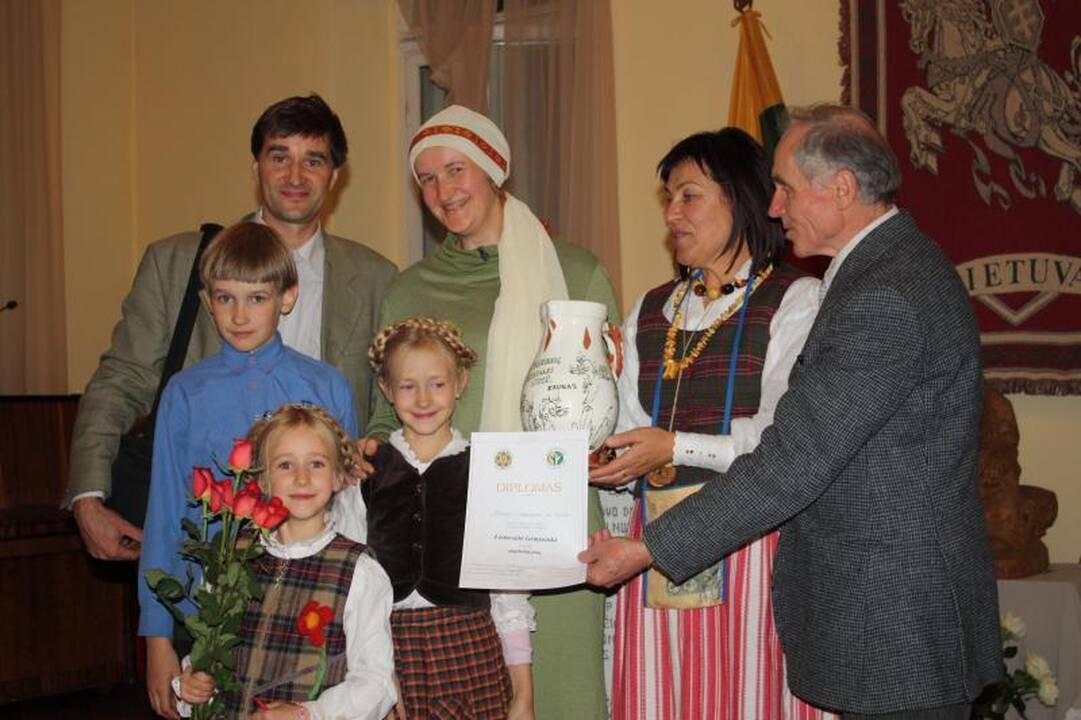 Prie tarpušvenčio stalo kviečia kelios kartos (receptai)
