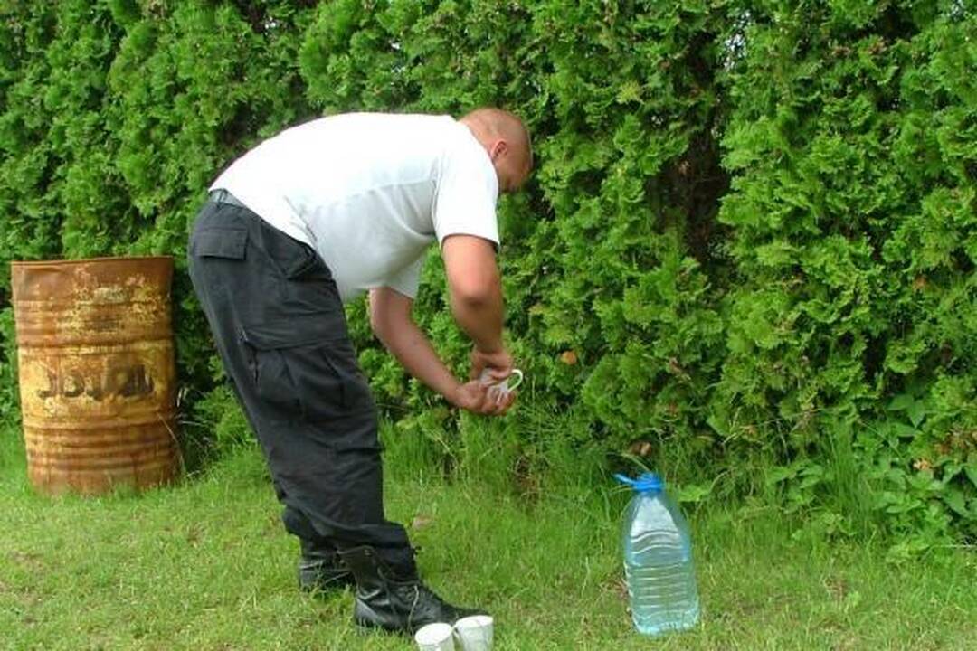 D.Kedžio dukrą į susitikimą su motina vėl lydės žmonės