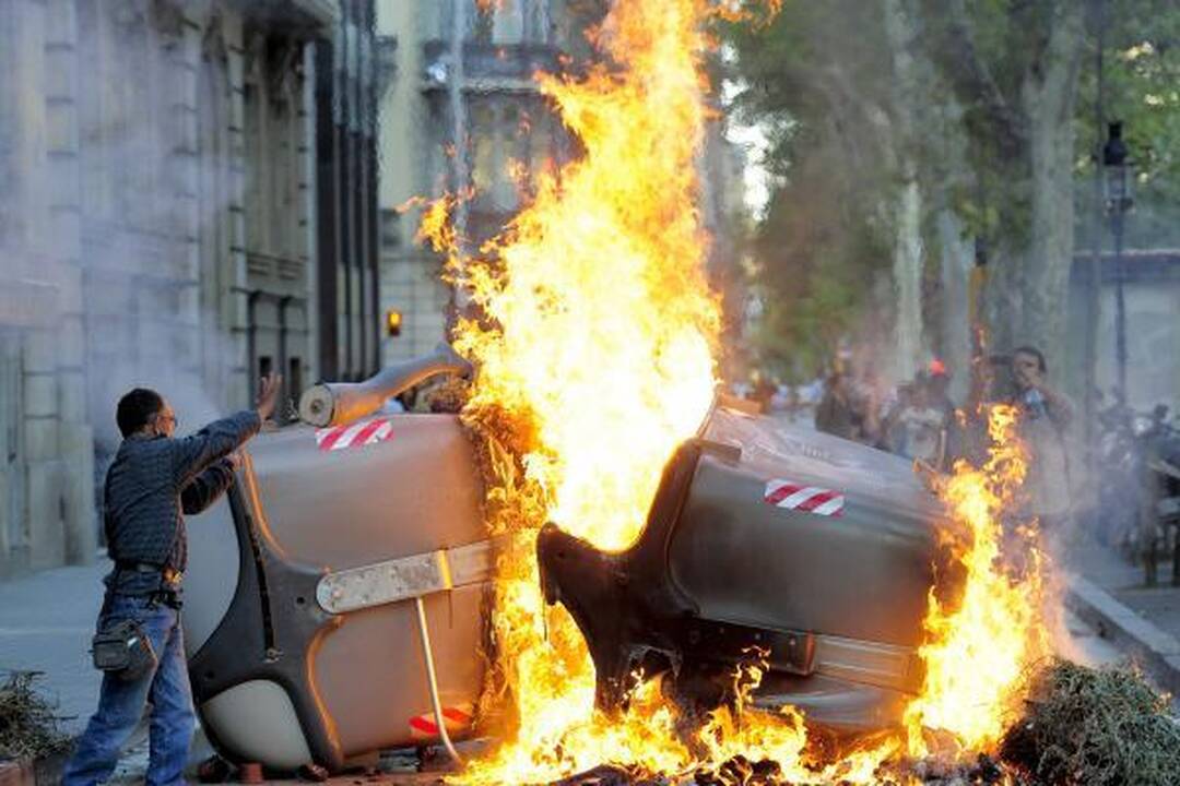 Barselonoje vyko kairiųjų protestuotojų susirėmimai su policija