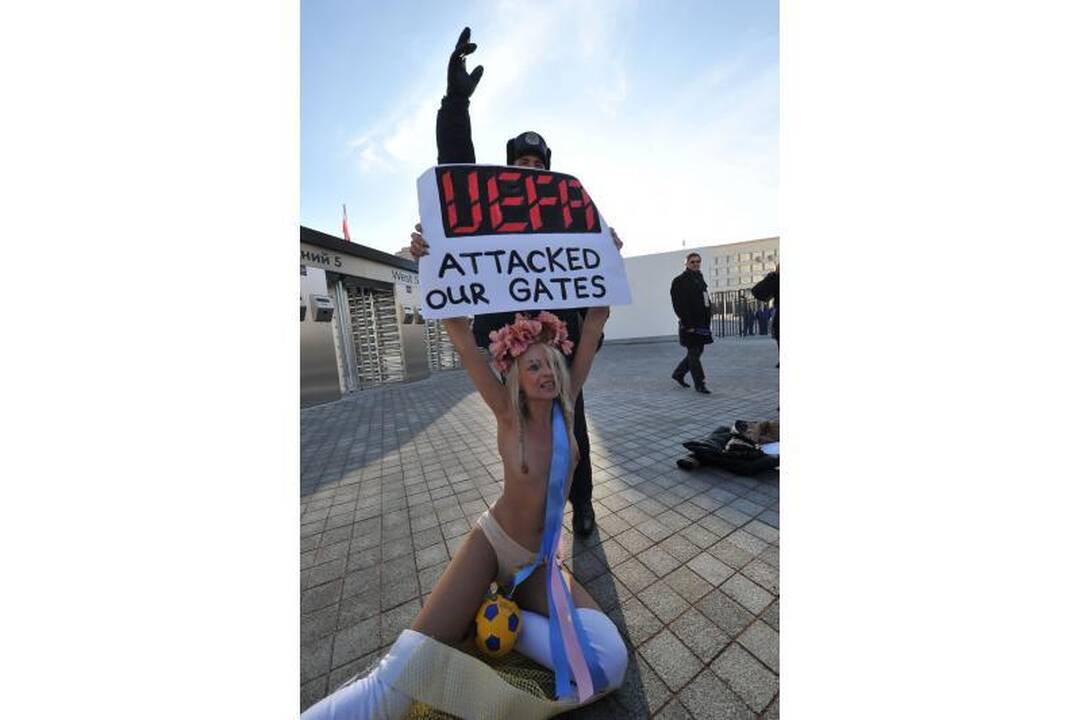 „FEMEN“ aktyvistės protestavo prieš „Euro-2012“ Ukrainoje