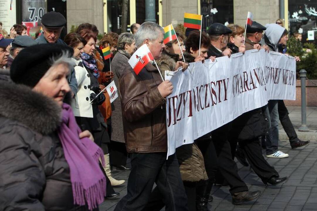 Lenkų mitingas sutraukė tūkstančius dalyvių