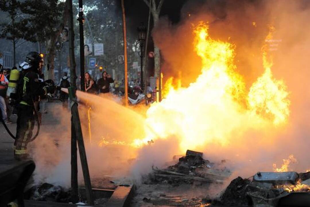 Barselonoje vyko kairiųjų protestuotojų susirėmimai su policija