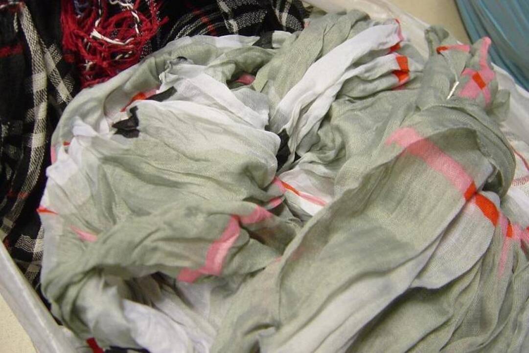Gariūnuose sulaikyta apie 300, kaip įtariama, „Burberry“ klastočių 