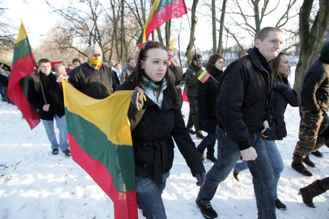 Patriotiško jaunimo eitynės patriotizmu neapsiribojo (papildyta)