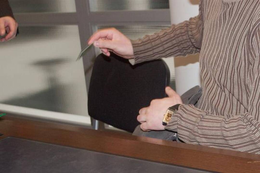 Notaras neigia girtas vairavęs automobilį