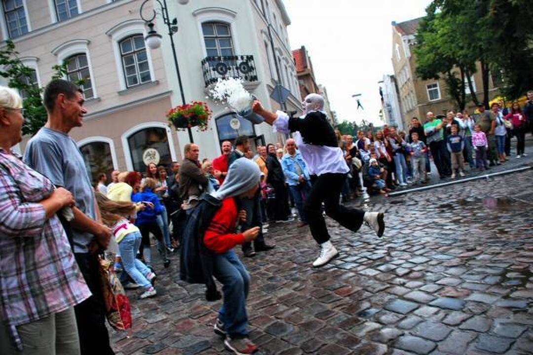 Skambantis laivas vilioja paslaptimi ir atgaiva