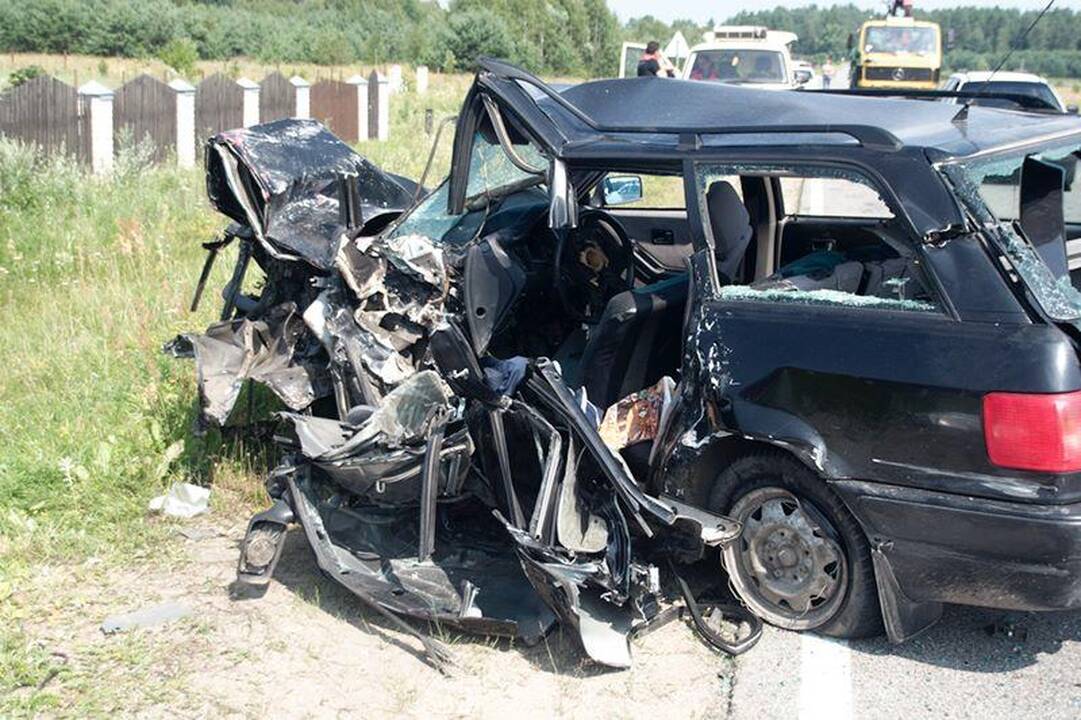 Per susidūrimą kaktomuša žuvo abu vairuotojai