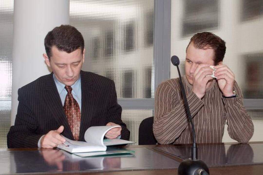 Notaras neigia girtas vairavęs automobilį