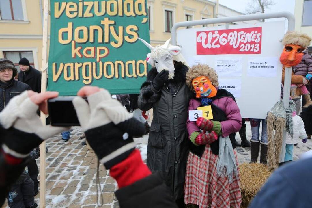 Žiemą lauk varę klaipėdiečiai vos tilpo Teatro aikštėje