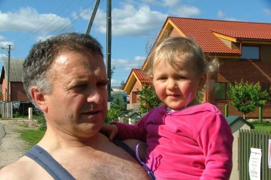 D.Kedžio dukrą į susitikimą su motina vėl lydės žmonės