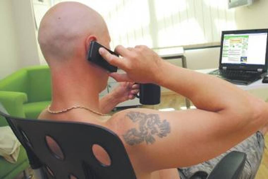 Sukčiai apsimeta VMI darbuotojais