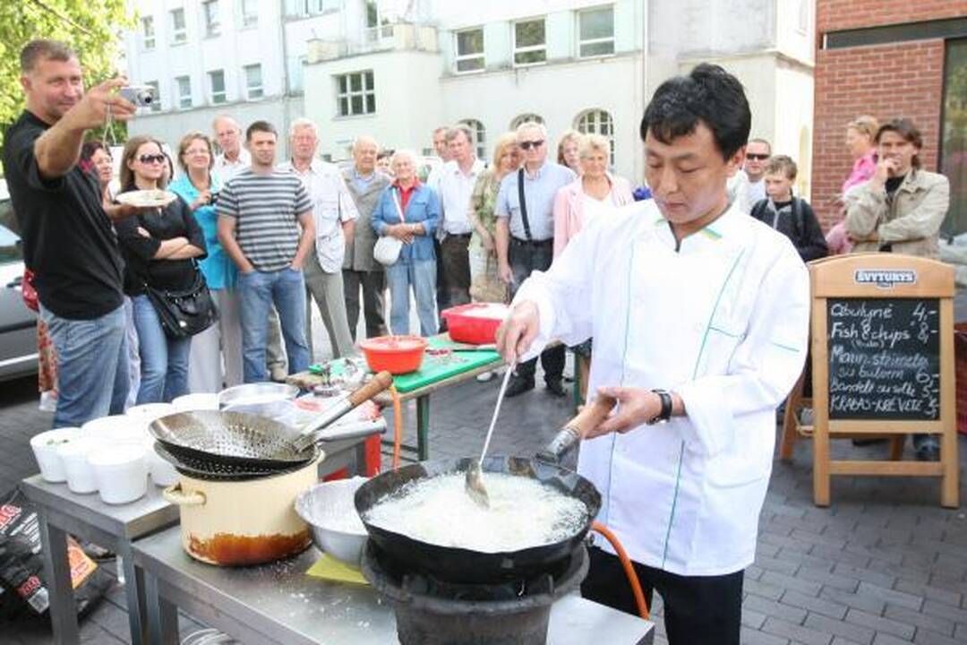 Klaipėdiečiai linksminosi Žvejų gatvės šventėje