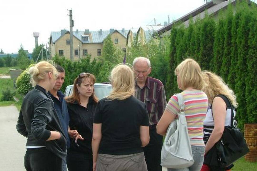 D.Kedžio dukrą į susitikimą su motina vėl lydės žmonės