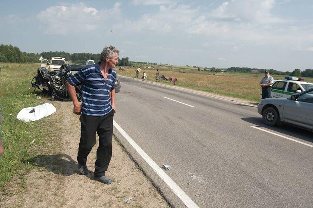 Per susidūrimą kaktomuša žuvo abu vairuotojai