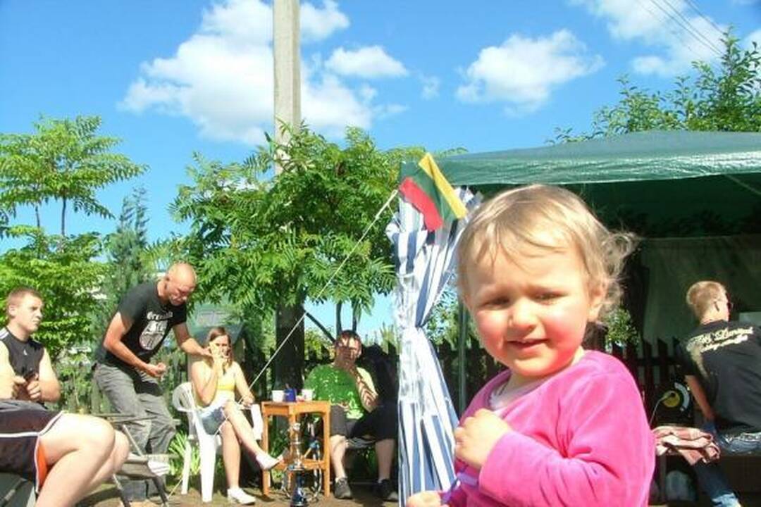 D.Kedžio dukrą į susitikimą su motina vėl lydės žmonės