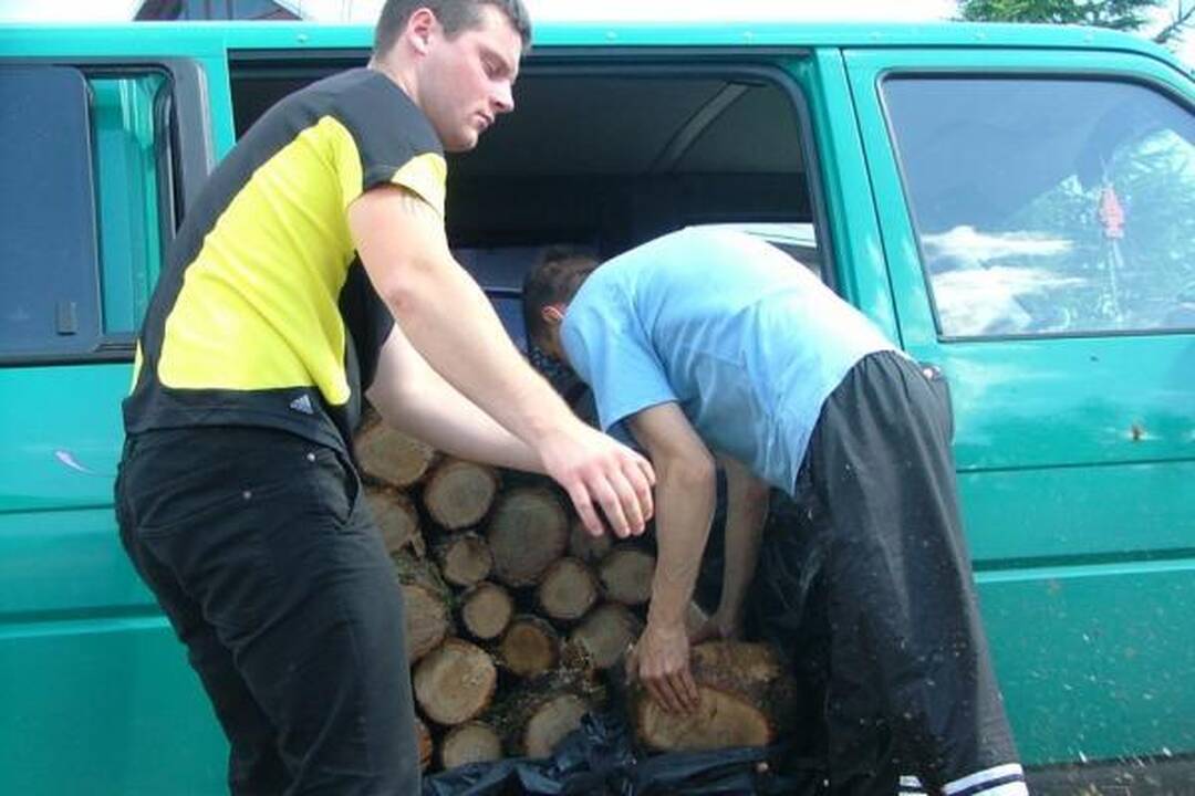 D.Kedžio dukrą į susitikimą su motina vėl lydės žmonės
