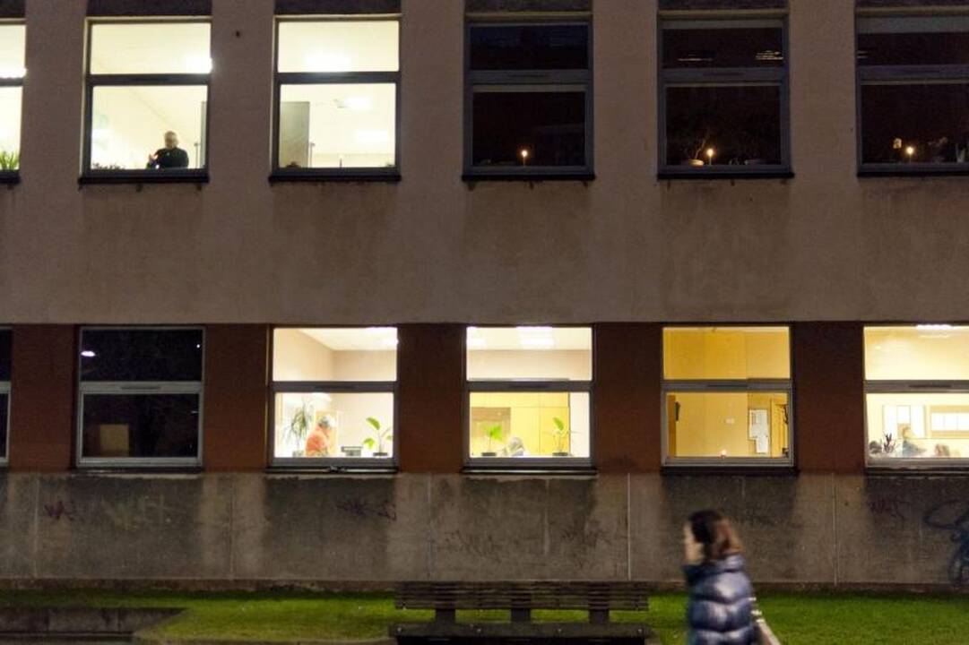 Kauno mokyklose sužibo atminimo liepsnelės