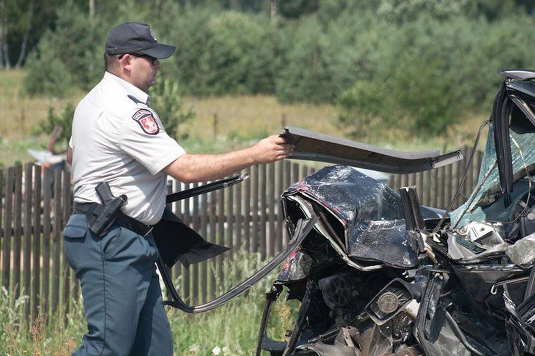 Per susidūrimą kaktomuša žuvo abu vairuotojai