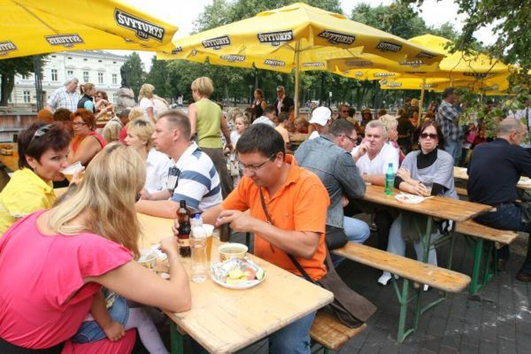 Klaipėdiečiai linksminosi Žvejų gatvės šventėje