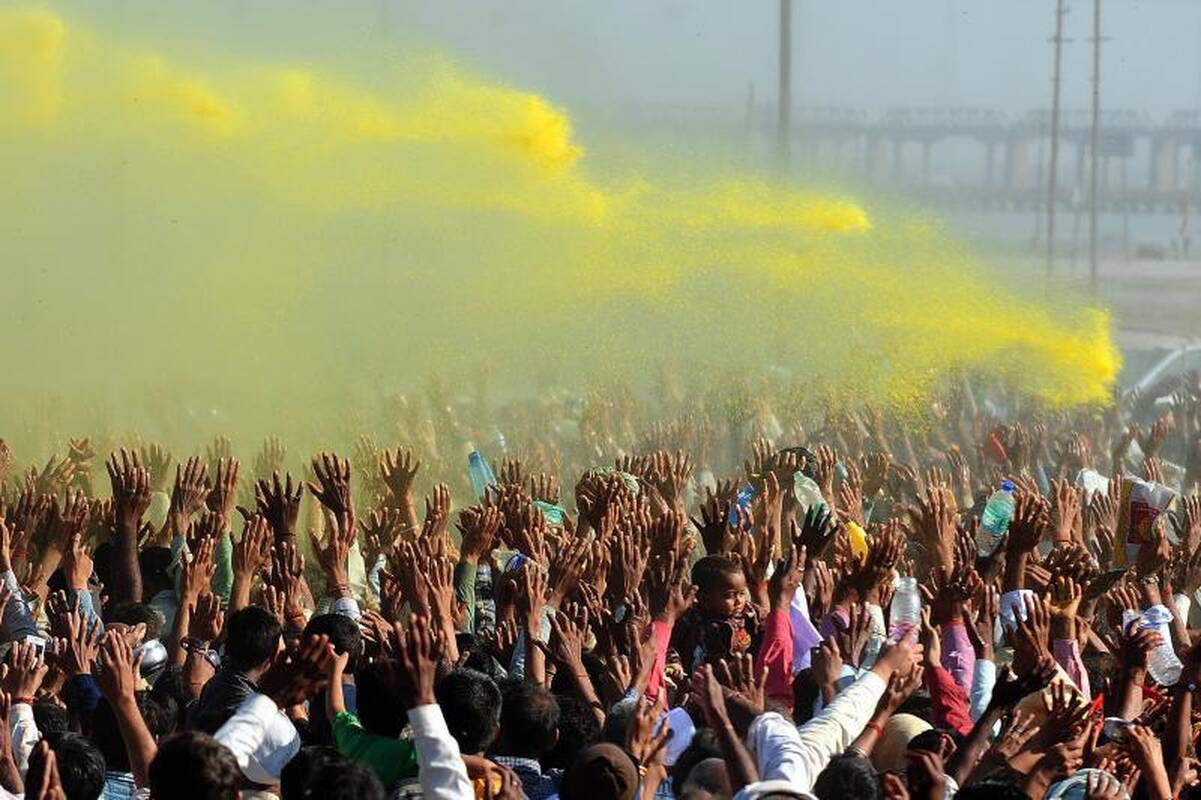 Indijoje nuodėmes Gangoje nusiplovė 120 milijonų tikinčiųjų