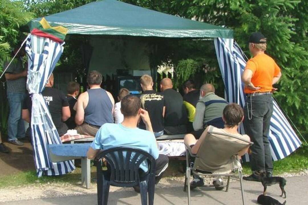 D.Kedžio dukrą į susitikimą su motina vėl lydės žmonės