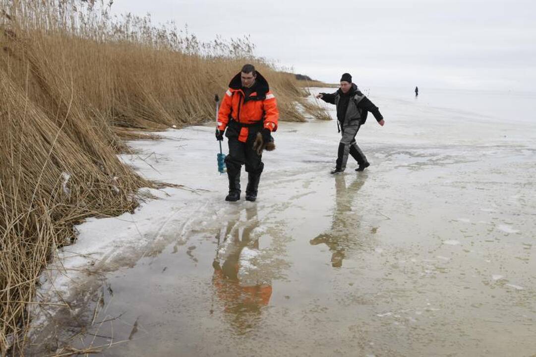 Žvejams ant Kuršių marių gąsdinimai – nė motais 