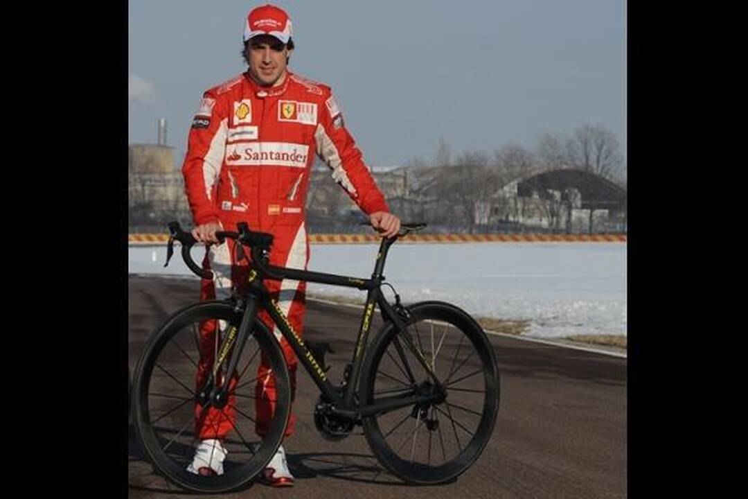 „Ferrari“ anglies dviratis – už „Golf“ klasės kainą 