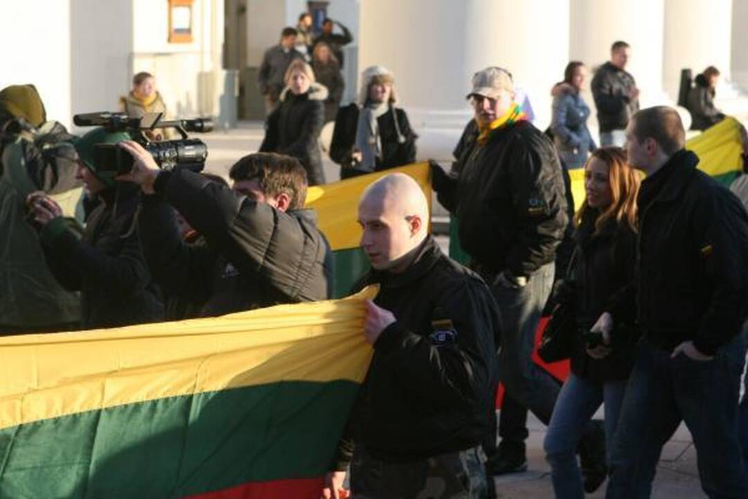 Patriotiško jaunimo eitynės patriotizmu neapsiribojo (papildyta)
