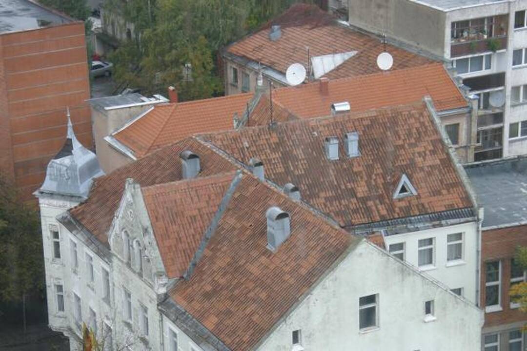 Audra Klaipėdoje nuplėšė mokyklos stogą