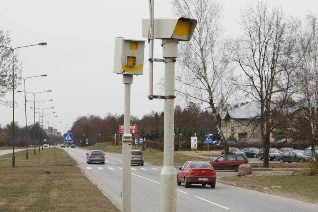 Klaipėdoje chuliganai greičio matuokliams uždažė „akis“