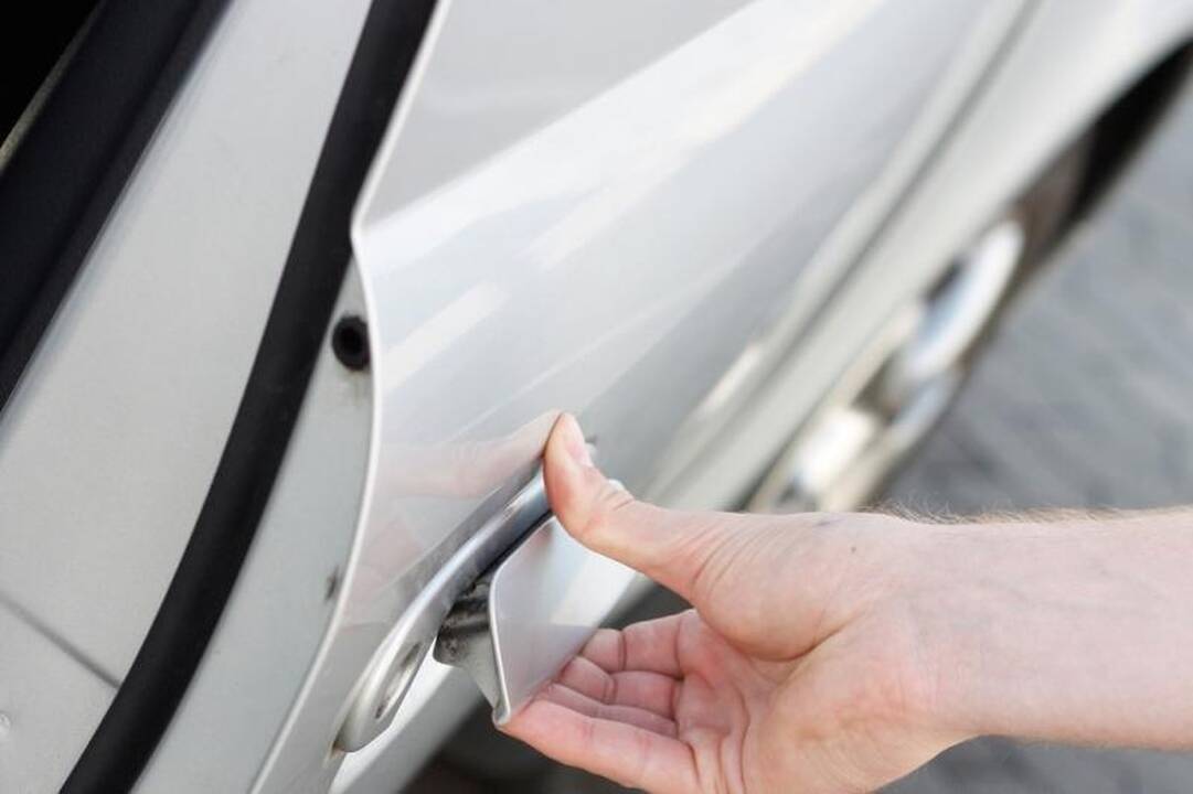 Automobilio nepavogė, bet nuostoliai siekia 15 tūkst. litų