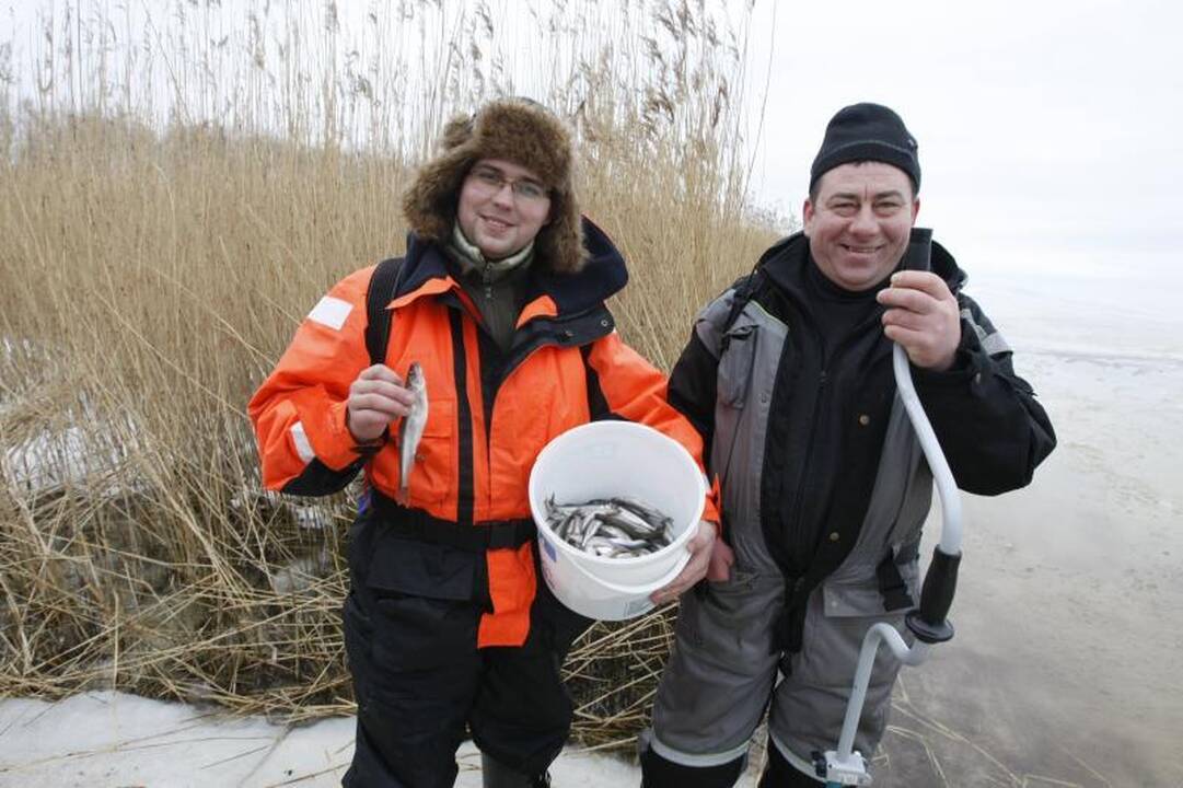 Žvejams ant Kuršių marių gąsdinimai – nė motais 