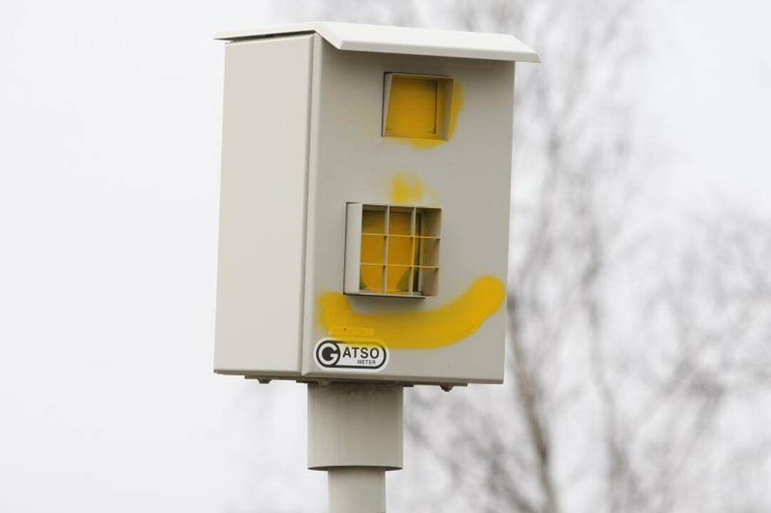 Klaipėdoje chuliganai greičio matuokliams uždažė „akis“